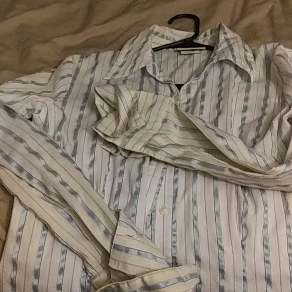 Shirt - Picture 4 of 4